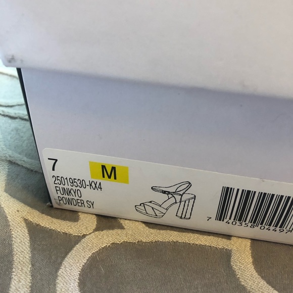 NIB Nine West platform heels - Picture 5 of 5